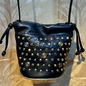 Unbranded - Brown gold studded bucket bag     5-H1Bc